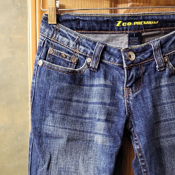 ZCO Women's Blue Boot Cut Jeans - Picture 2 of 3